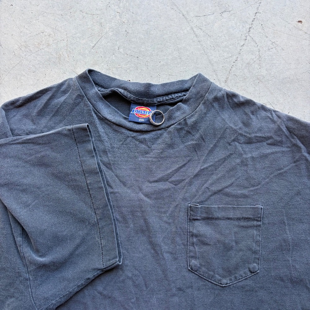 VTG Dickies Mens 2XL Faded Black Pocket T-Shirt Short Sleeve Workwear Distressed